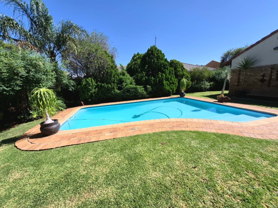 4 Bedroom Property for Sale in Royldene Northern Cape